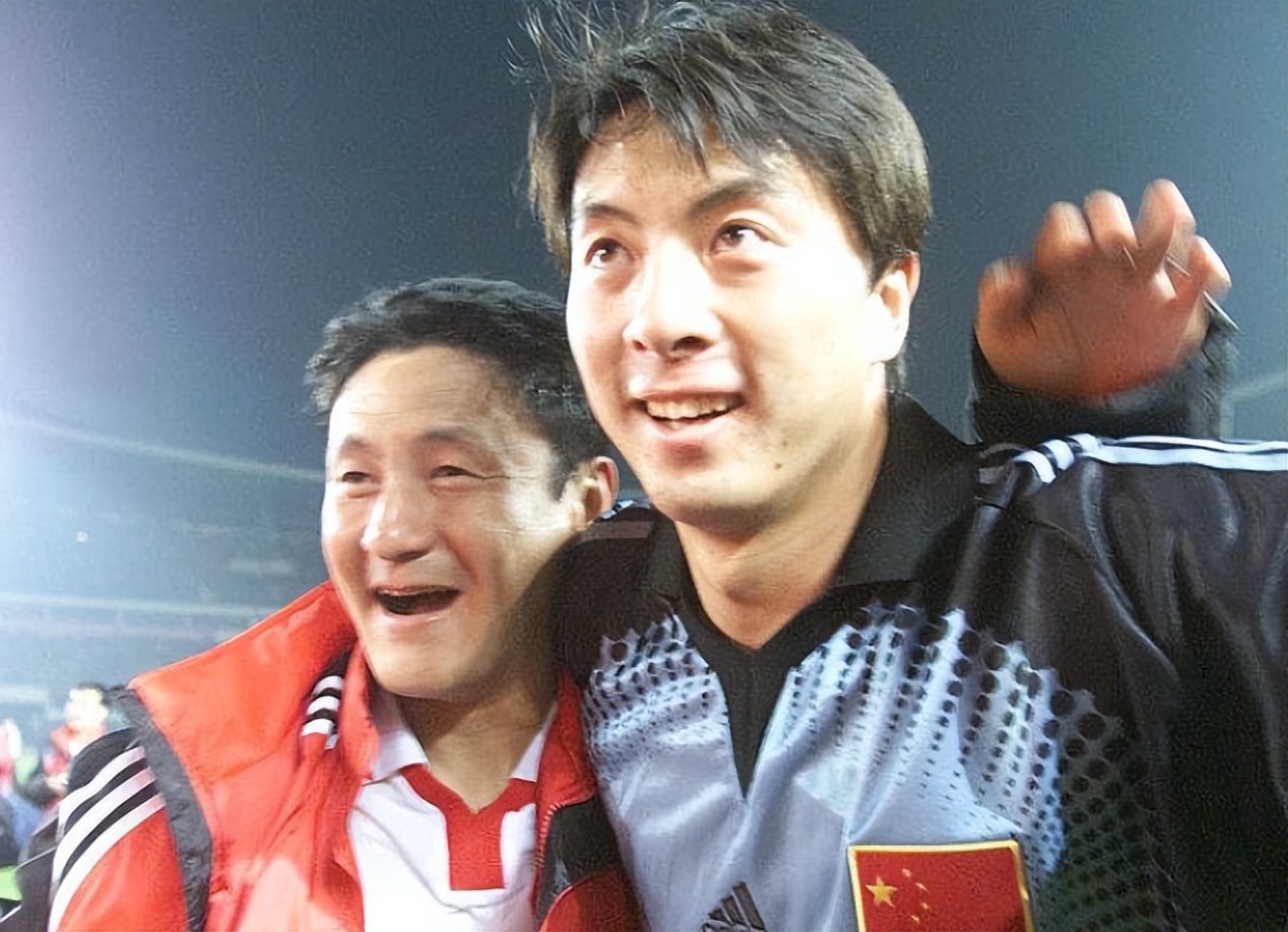 国足失误吐槽爆笑场面,国足乌龙吐槽完整视频