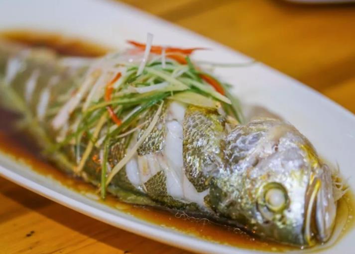 酒糟黄鱼的正确蒸法,青黄鱼的家常蒸法
