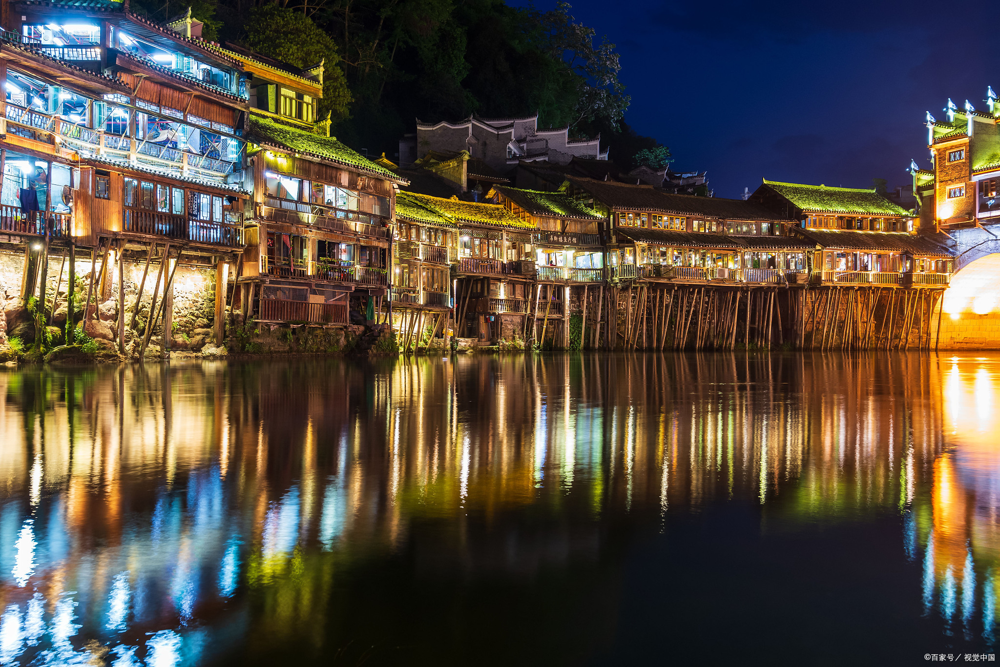 组团去凤凰古城五天四夜游多少钱，凤凰古城旅游5天费用表