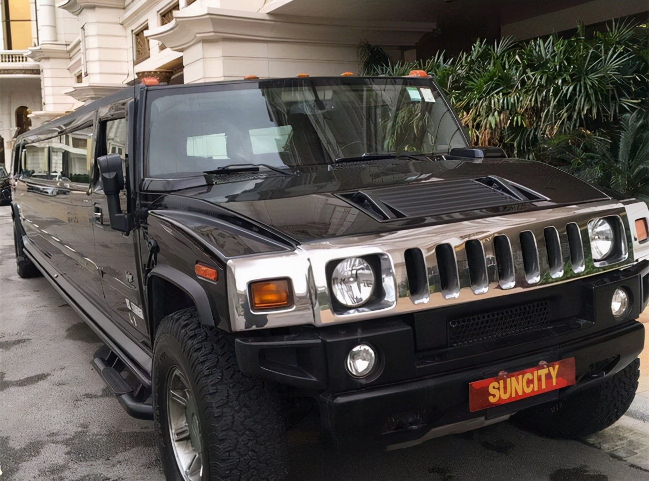 澳门大佬洗米华栽了，身价百亿，豪车多辆，车牌都是连号