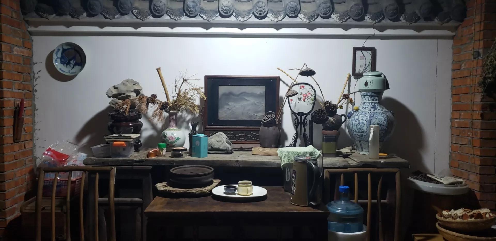 他不仅仅是古琴大师,他还是画家、篆刻家、书法家,二