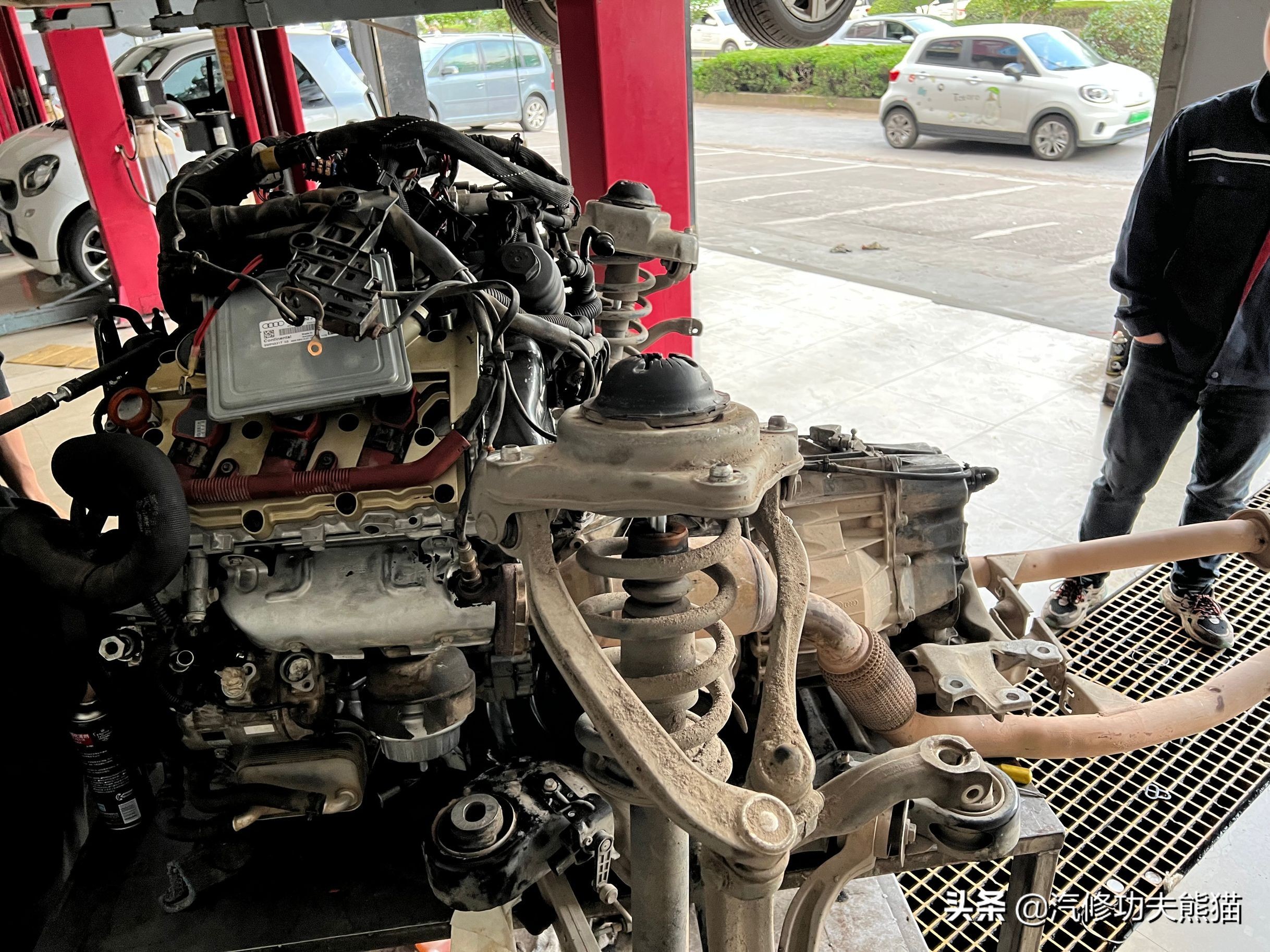 奥迪a6五百块钱,奥迪a65000公里烧一升机油维修