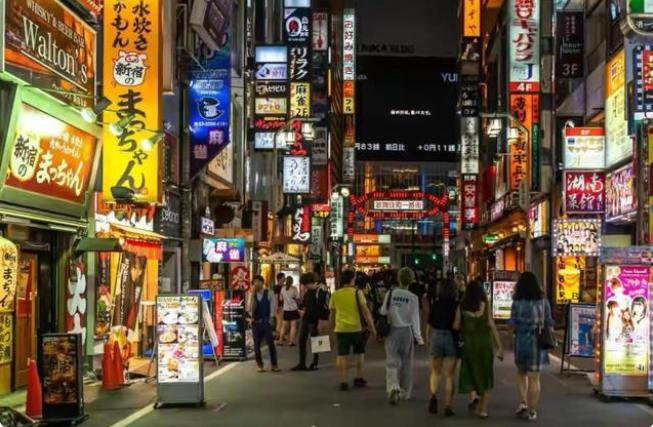 东京新宿歌舞伎町旅游,日本新宿歌舞伎町中国人