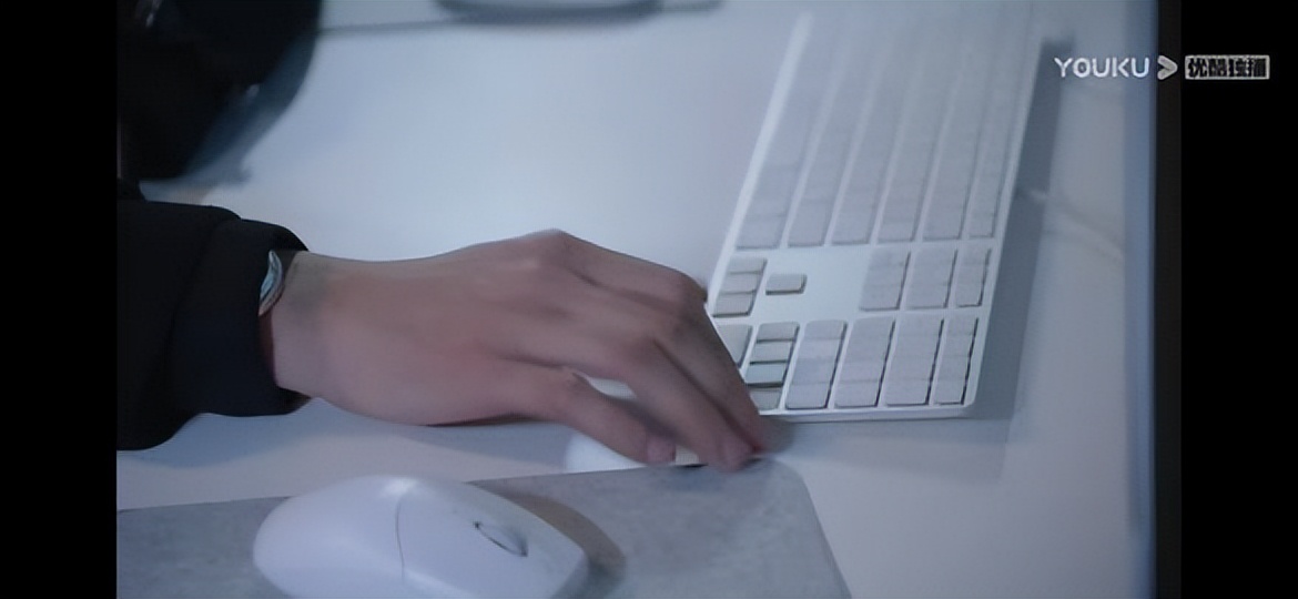 比起炫富，人们更喜欢炫贫。中美文化大不同