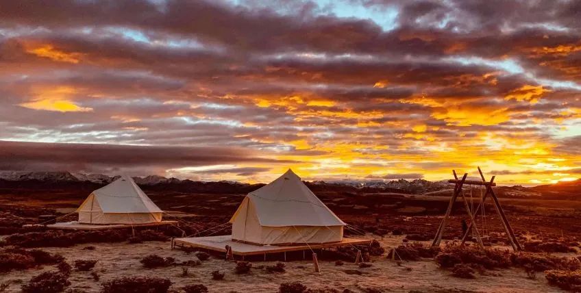 甘孜文旅局长化身侠客火出圈,火出圈啦