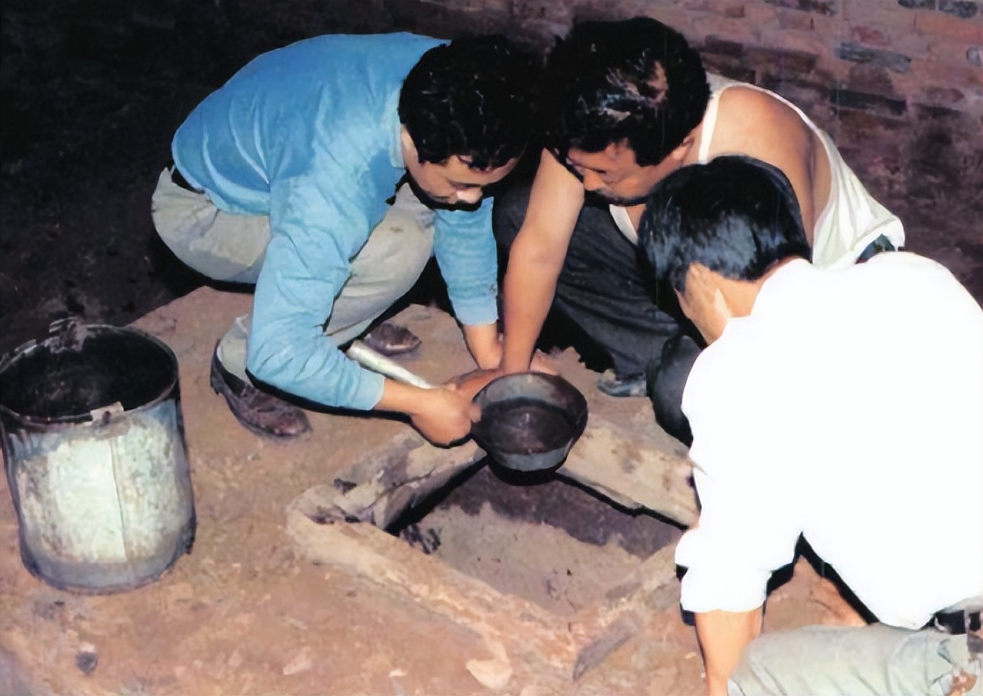 26年前，东北一民工挖出4.5吨白酒，竟是“国宝”,后来怎样？