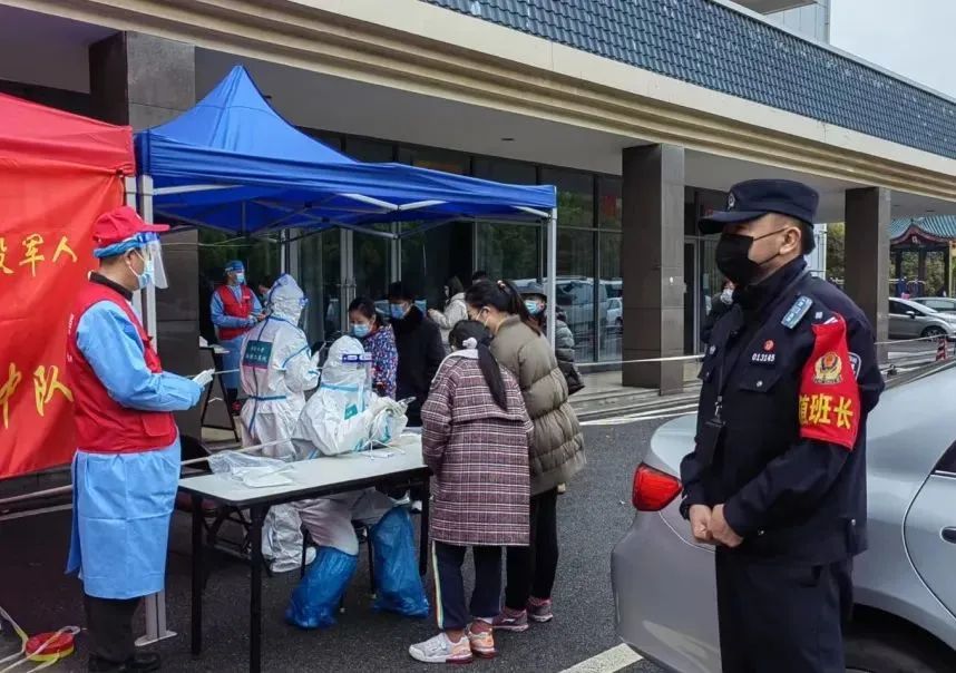 疫情在前!在长沙,有一种守护叫“警察蓝”