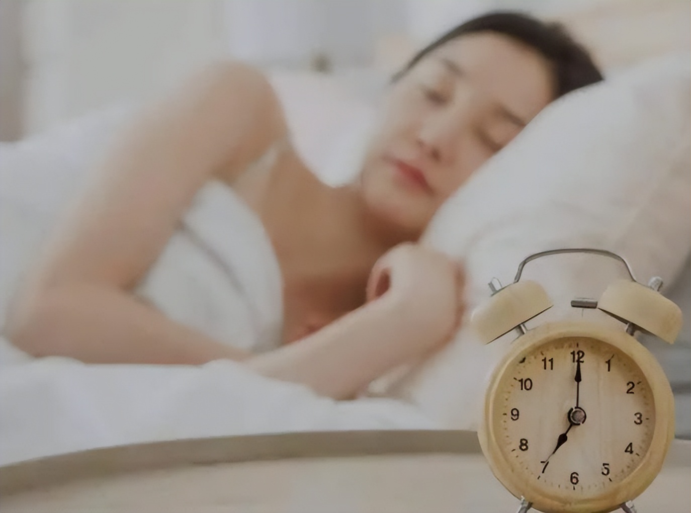 鼻子处挤出来白色物质是螨虫吗,鼻子挤出来的黄米粒是螨虫吗