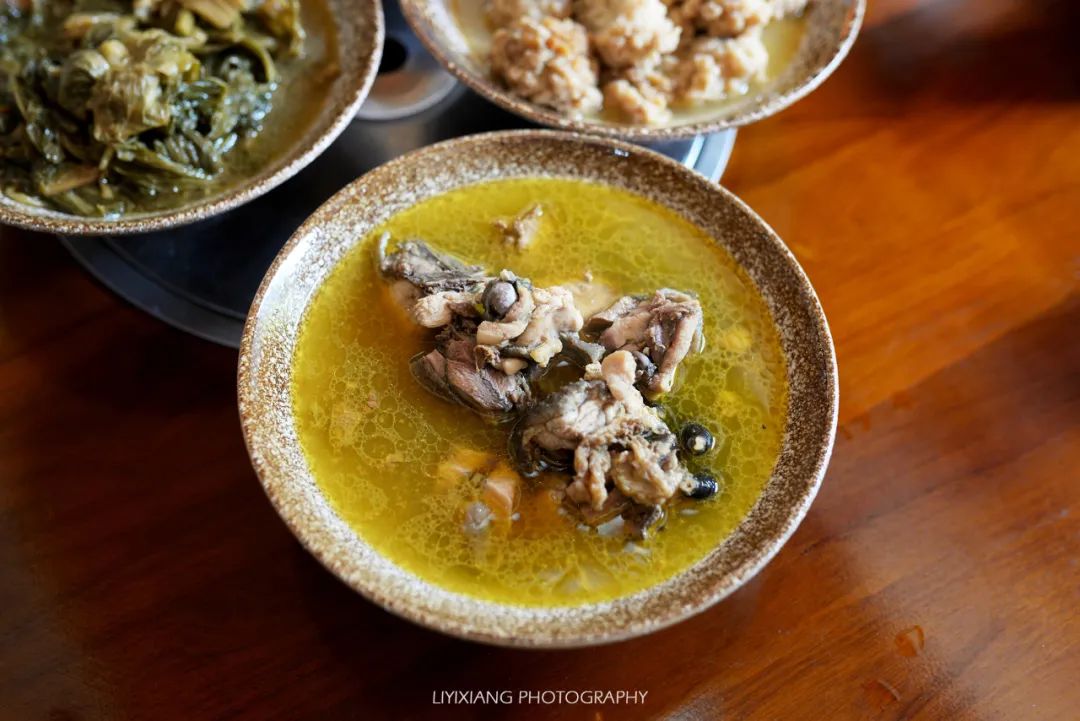 丽江旅游十大特色美食介绍词简短,丽江旅游美食美景照片