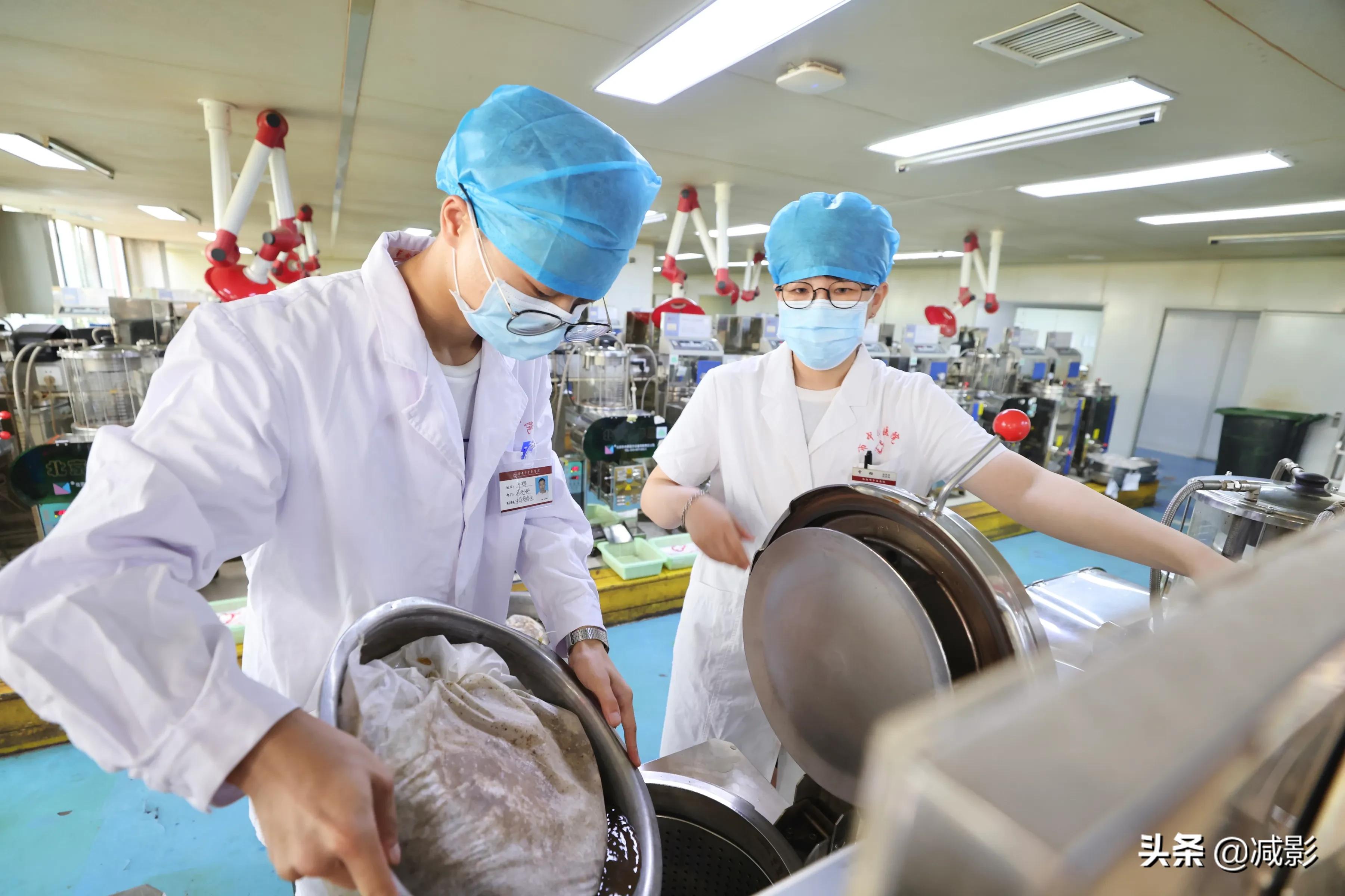 45小时的坚守与奋战,40度的高温天气坚守岗位