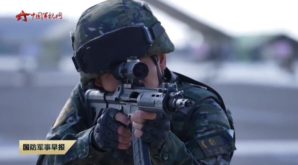 兵团新警,警用突击步枪与军用突击步枪