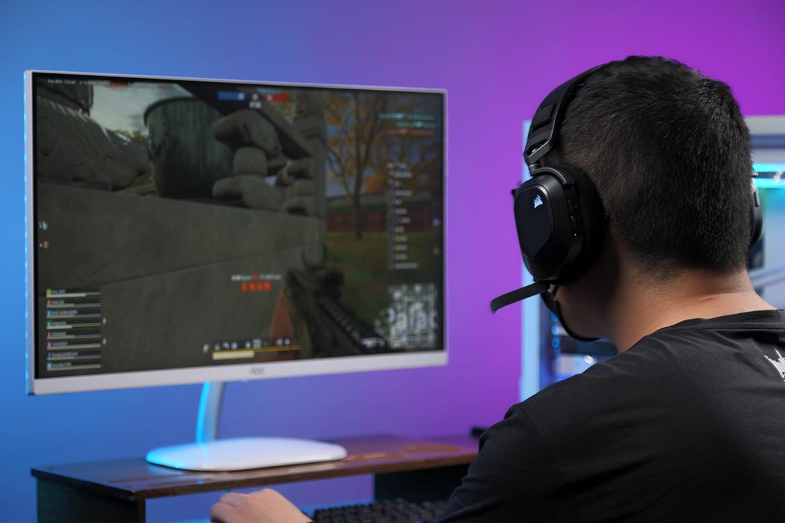 电竞游戏耳机可调节,海盗船耳机hs80max闷耳朵吗