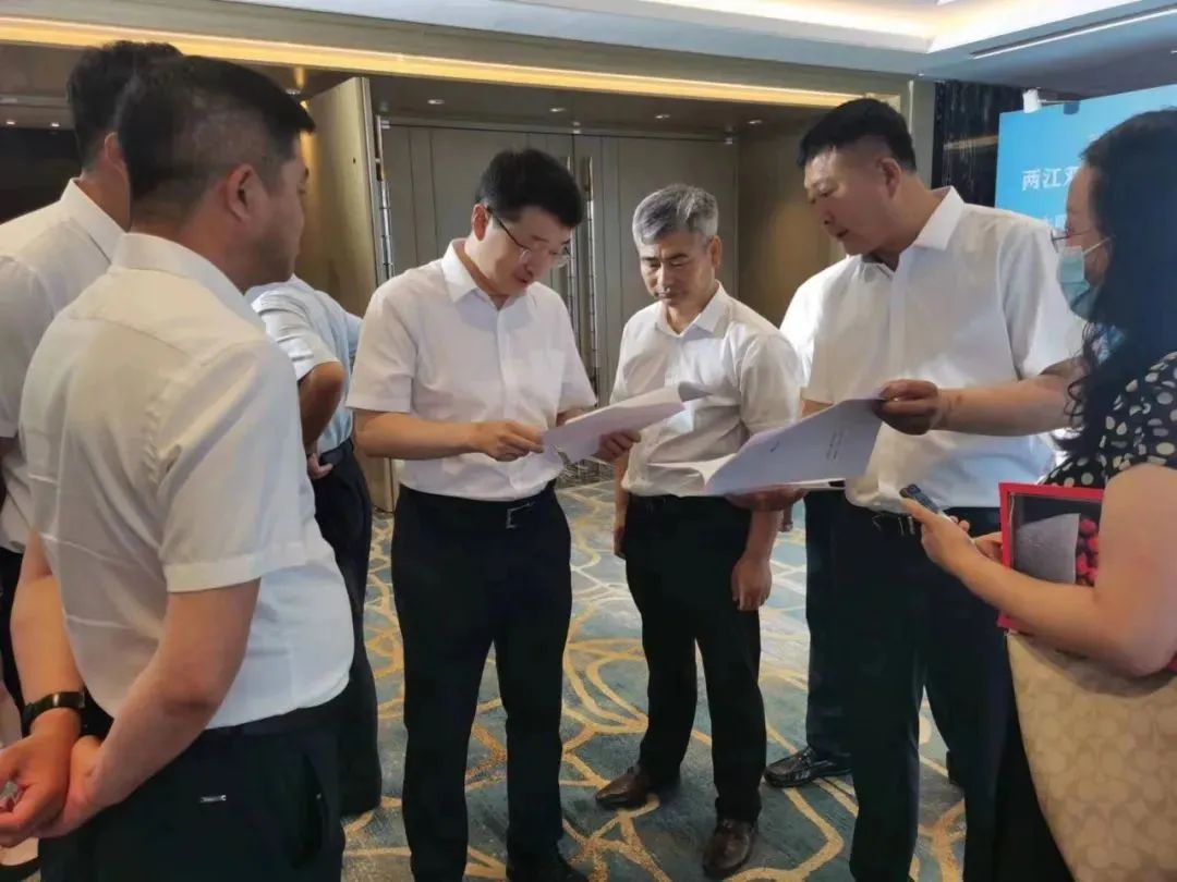 抢抓机遇精准招商,抚市招商引资集中签约