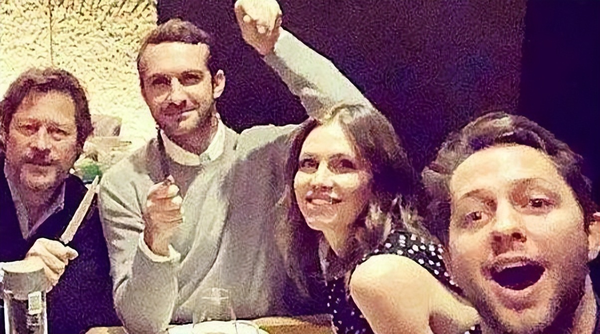 达莎·朱可娃和罗曼阿布拉莫维奇 (达瑞亚·达莎·朱可娃2009年)