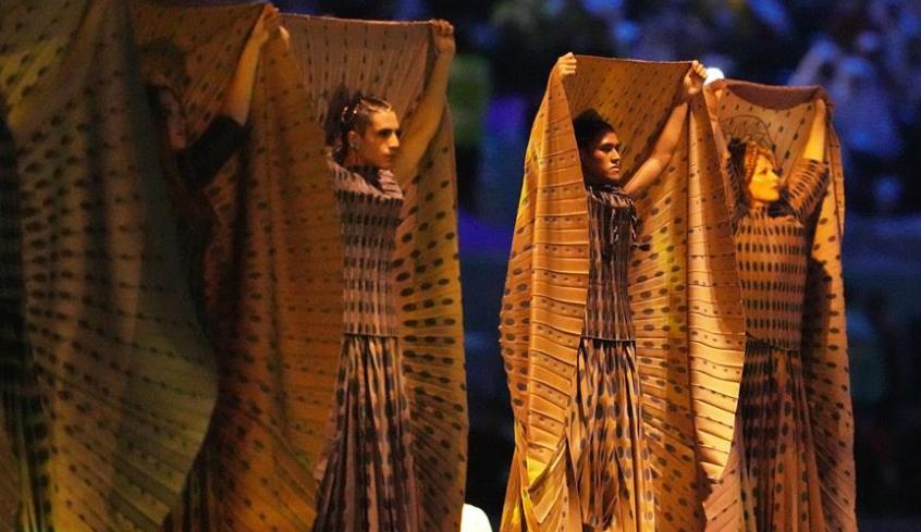 迪拜最漂亮公主长大后,迪拜最美公主戴黄金