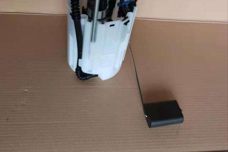 油表灯亮了一直开油泵会坏嘛,油表灯亮了是不是就油泵有油了