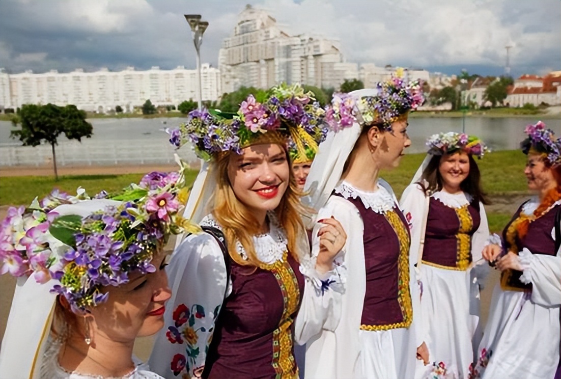 咱就说这个白俄罗斯，真就比俄罗斯白咋滴？