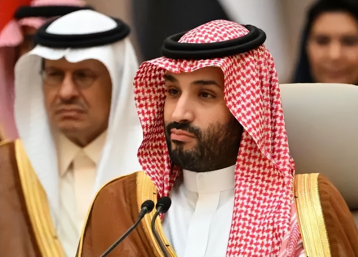 沙特王储送车,沙特王储用私人飞机送球员治伤