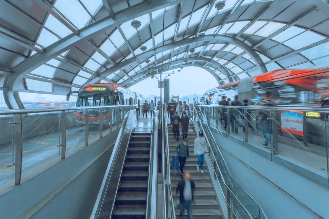 10.7亿人次！成都快速公交10年成绩单公布！