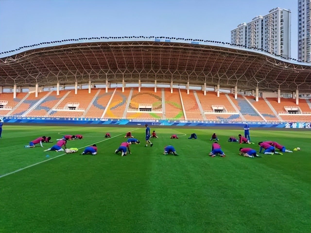 战长春，困难用智慧解决，新主场用胜利粉饰