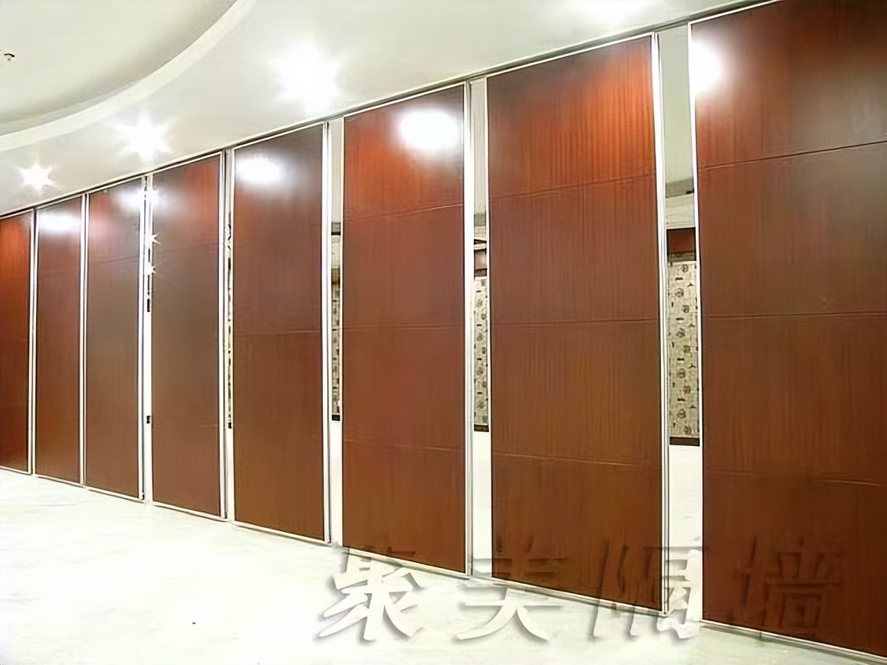 移动隔断墙费用,移动隔断价格表