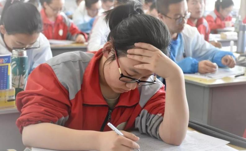 学霸是靠题海战术吗,高三学霸靠题海战术成长