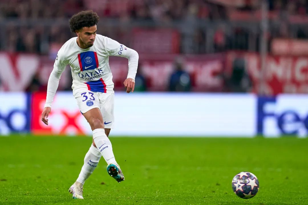 为足球梦而奋斗,为ac米兰踢球是我的梦想