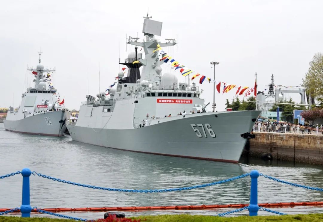 强军路上挺进深蓝观后感,强军使命催人奋进论文