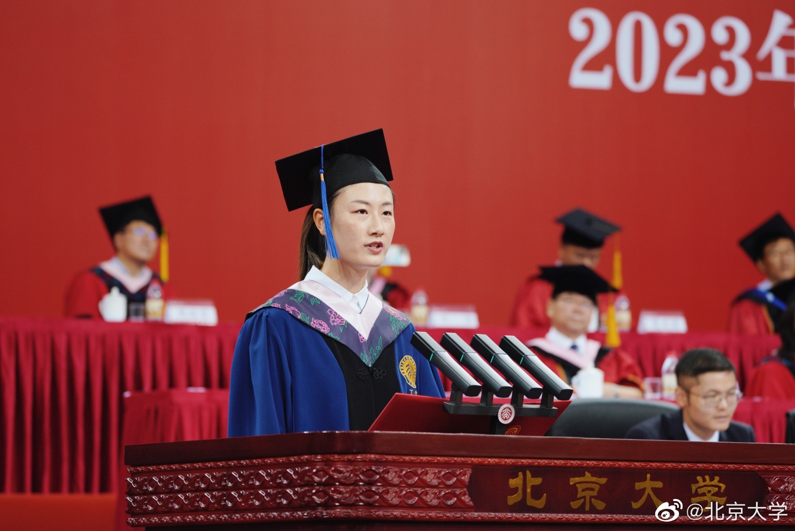 恭喜！女乒33岁奥运冠军北大硕士毕业：燕园岁月让我更强大