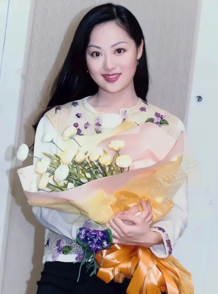 心机女搞垮富豪,拜金女把土豪搞破产完整