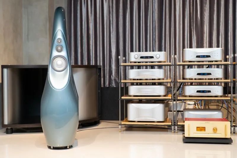 它有种魅力，让你还想听更多VividAudioGiyaG2落地音箱