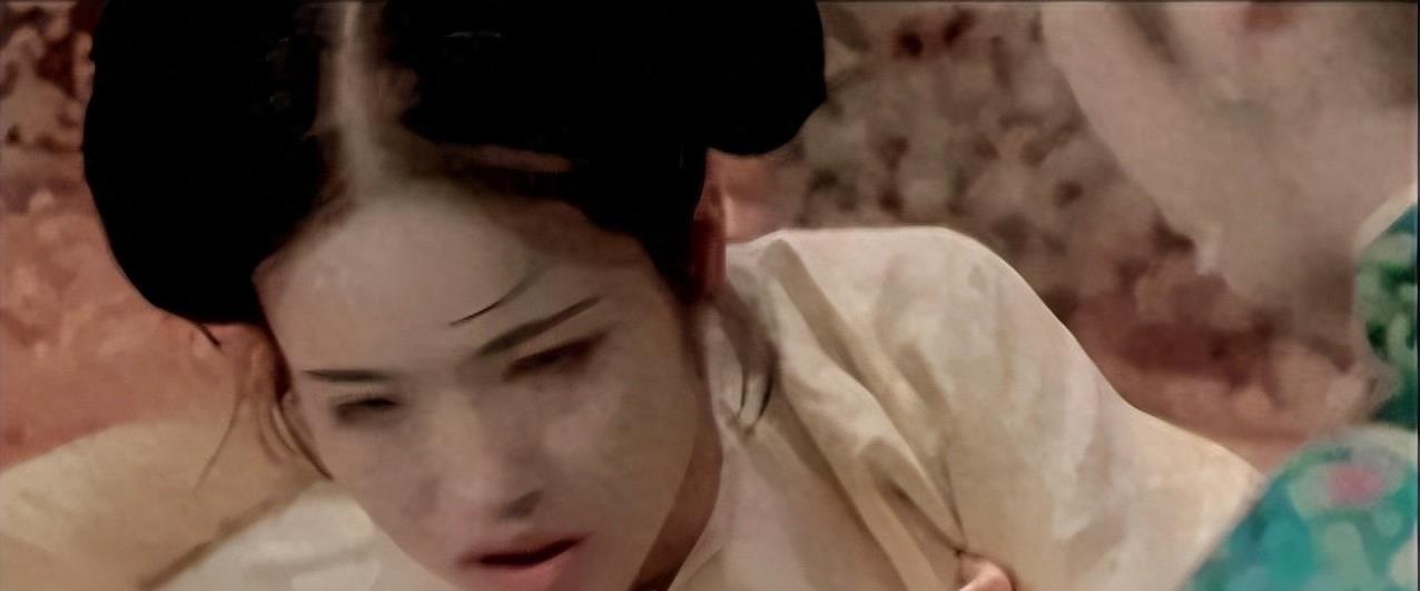 *绑捆**露大胸、台词胡来!这些“*辱侮**”观众的剧情,真把观众当呆子