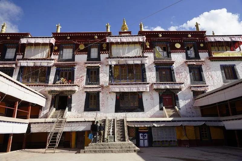 西藏布达拉宫历史看一下,拉萨布达拉宫历史讲解