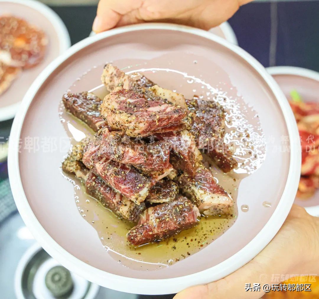 跨越三千公里！上过人生一串的「齐齐哈尔烤肉」，落户蜀都万达