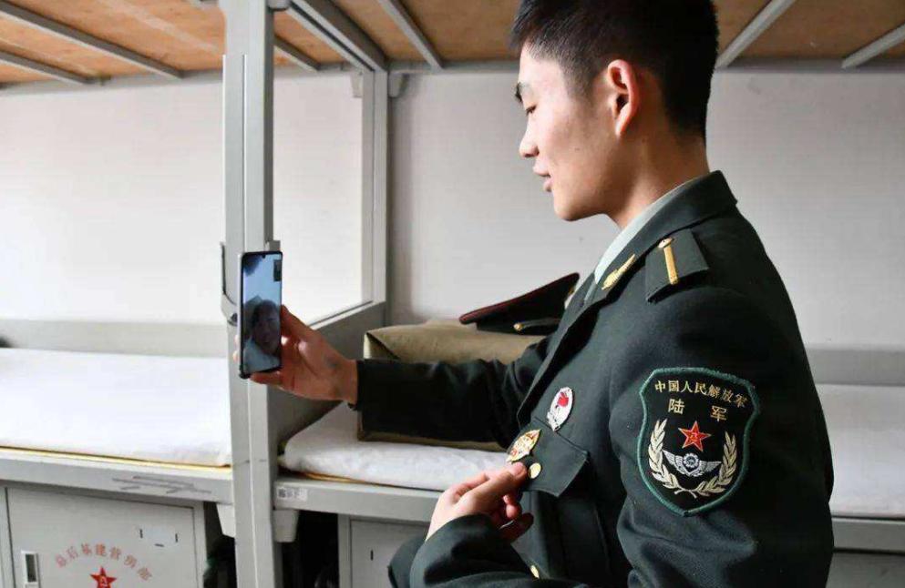 军校生在部队可以当军官吗,军校本科生到部队后的晋级方式