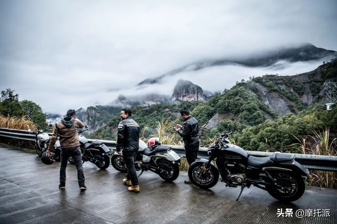 广州qjmotor赛350实车评测,qjmotor350圆灯版骑行感受