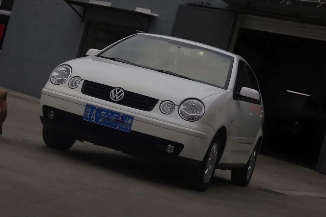 老款大众polo拆解内饰全过程,旧polo翻新视频