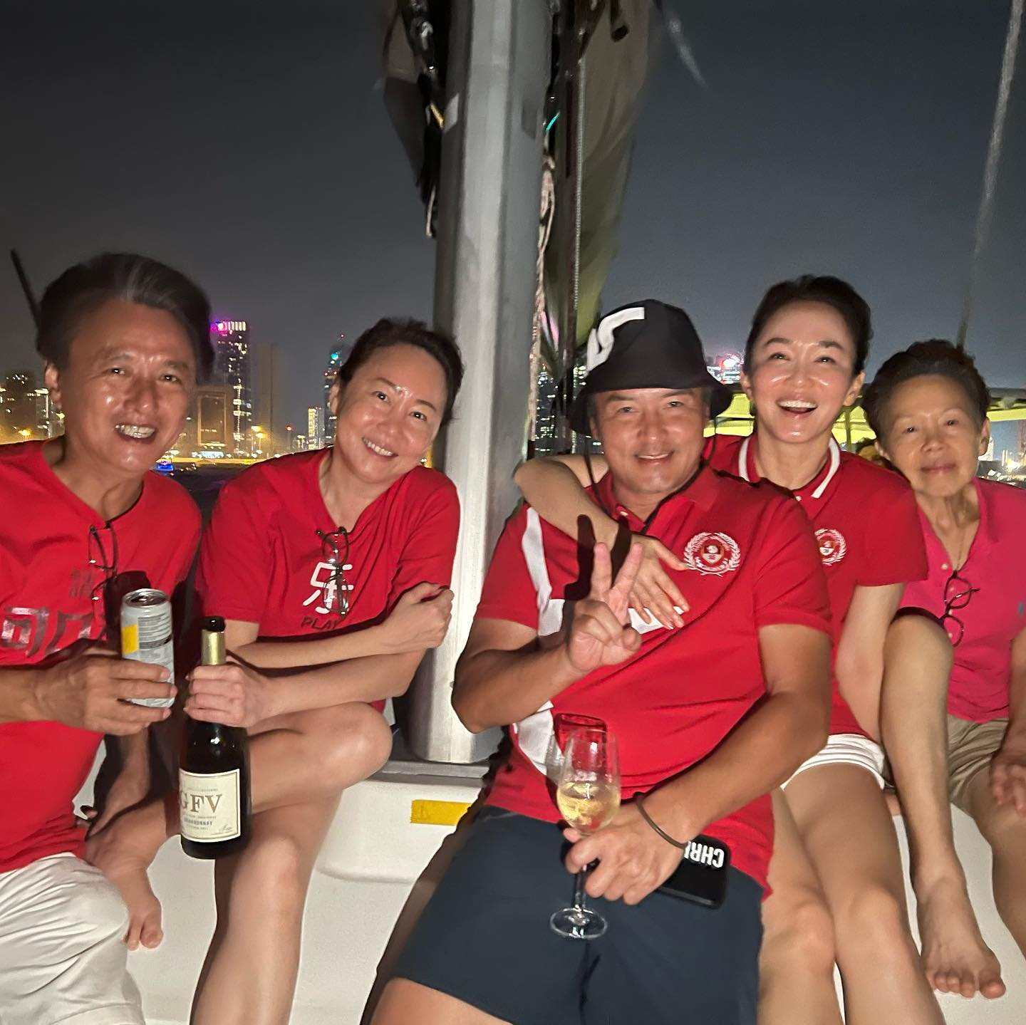 范文芳晒游艇出海度假,范文芳游艇照