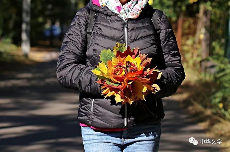 如果你真的找不到我就让举过头顶的那截火把做我活生生的偏旁