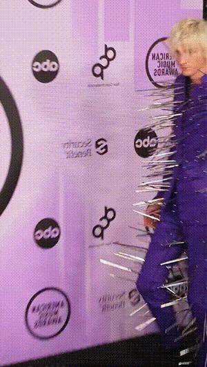 神回复：足球反着买，别墅靠大海，冷门下重注，超越*迁拆**户