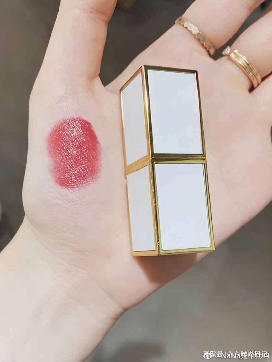 黄皮素颜涂什么颜色的口红比较好,适合黄黑皮的伪素颜口红色号推荐