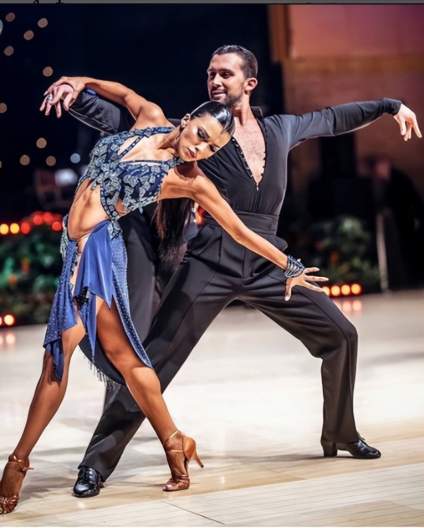 拉丁舞热情与优雅的结合,拉丁舞热情与优雅的完美结合