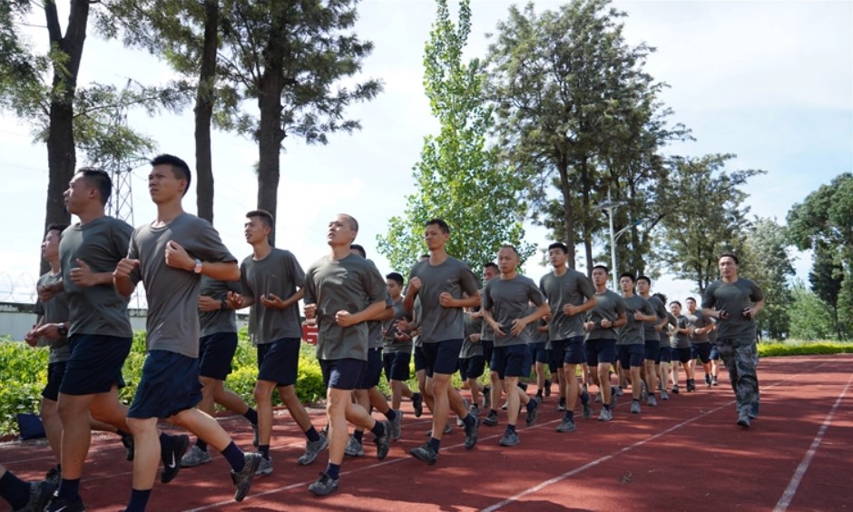 每一次蜕变，都是刻骨铭心：军校的苦，究竟该怎么吃？