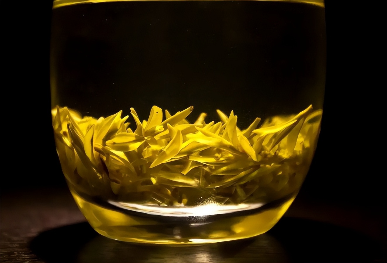 茶叶从冰箱拿出来能不能立即打开,茶叶放冰箱冷藏里再拿出来会坏吗