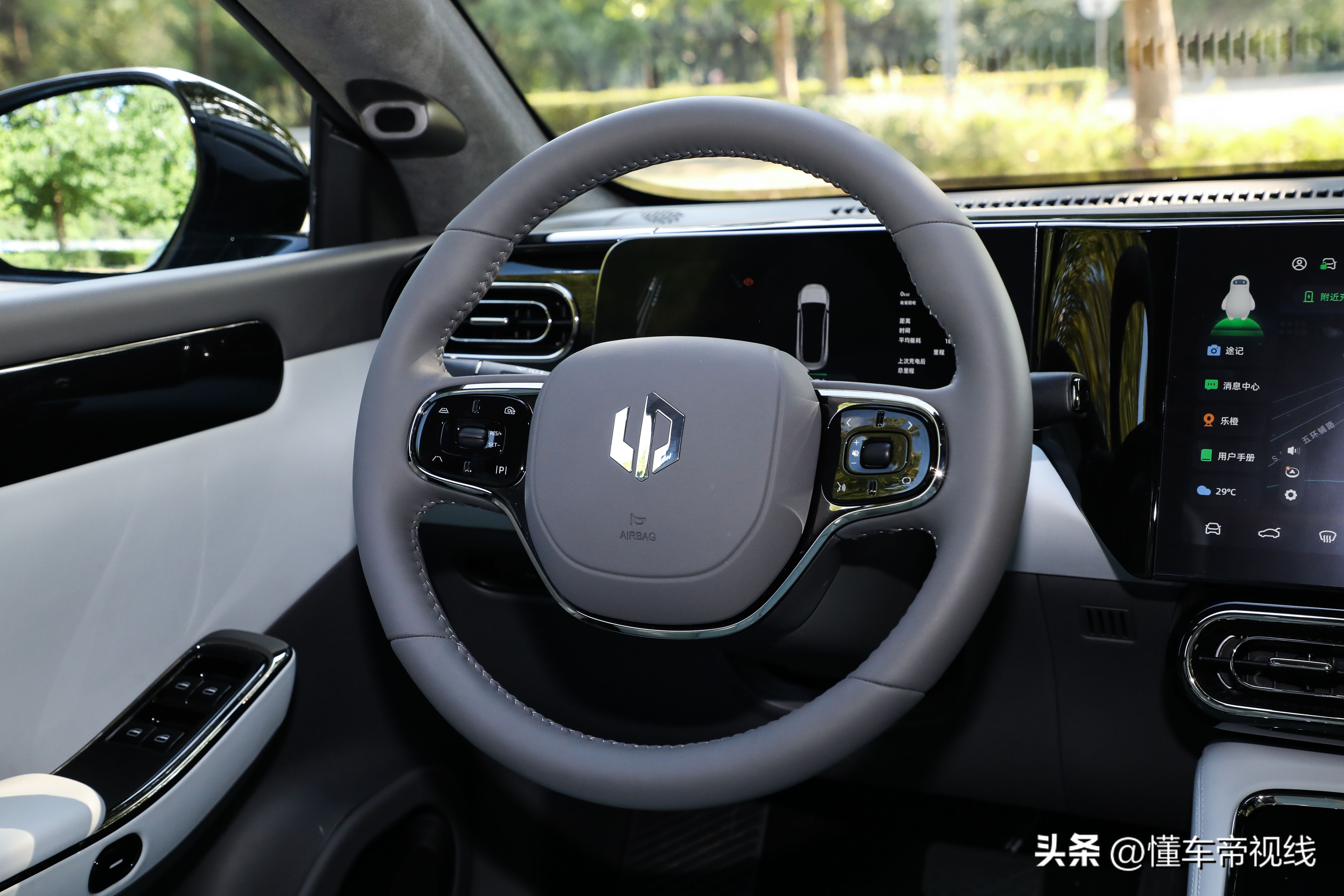 零跑c01的最新试驾视频,试驾零跑c01四驱高性能版