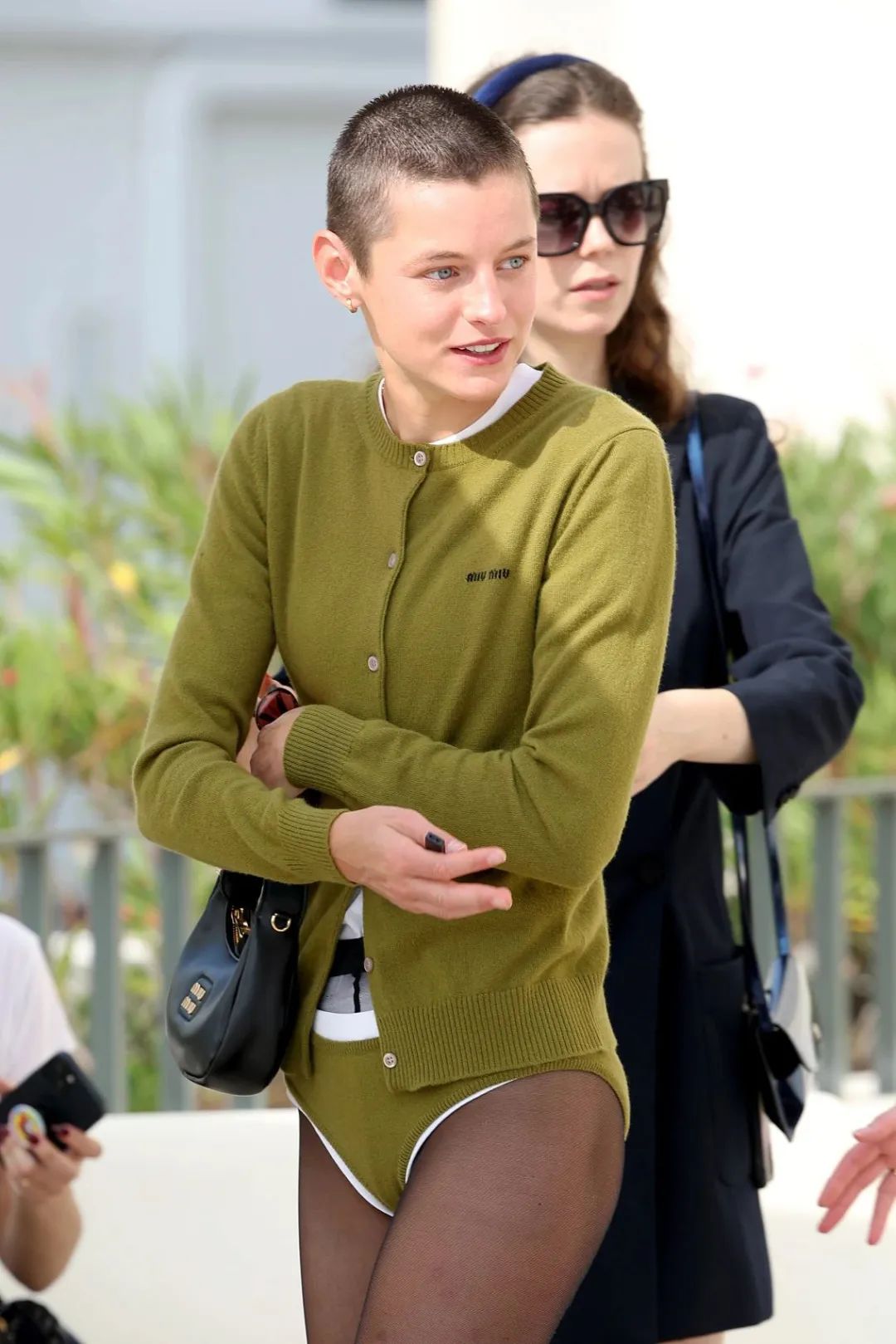 董洁黄色裙子黑色裤子,董洁穿钻石短裤引热议