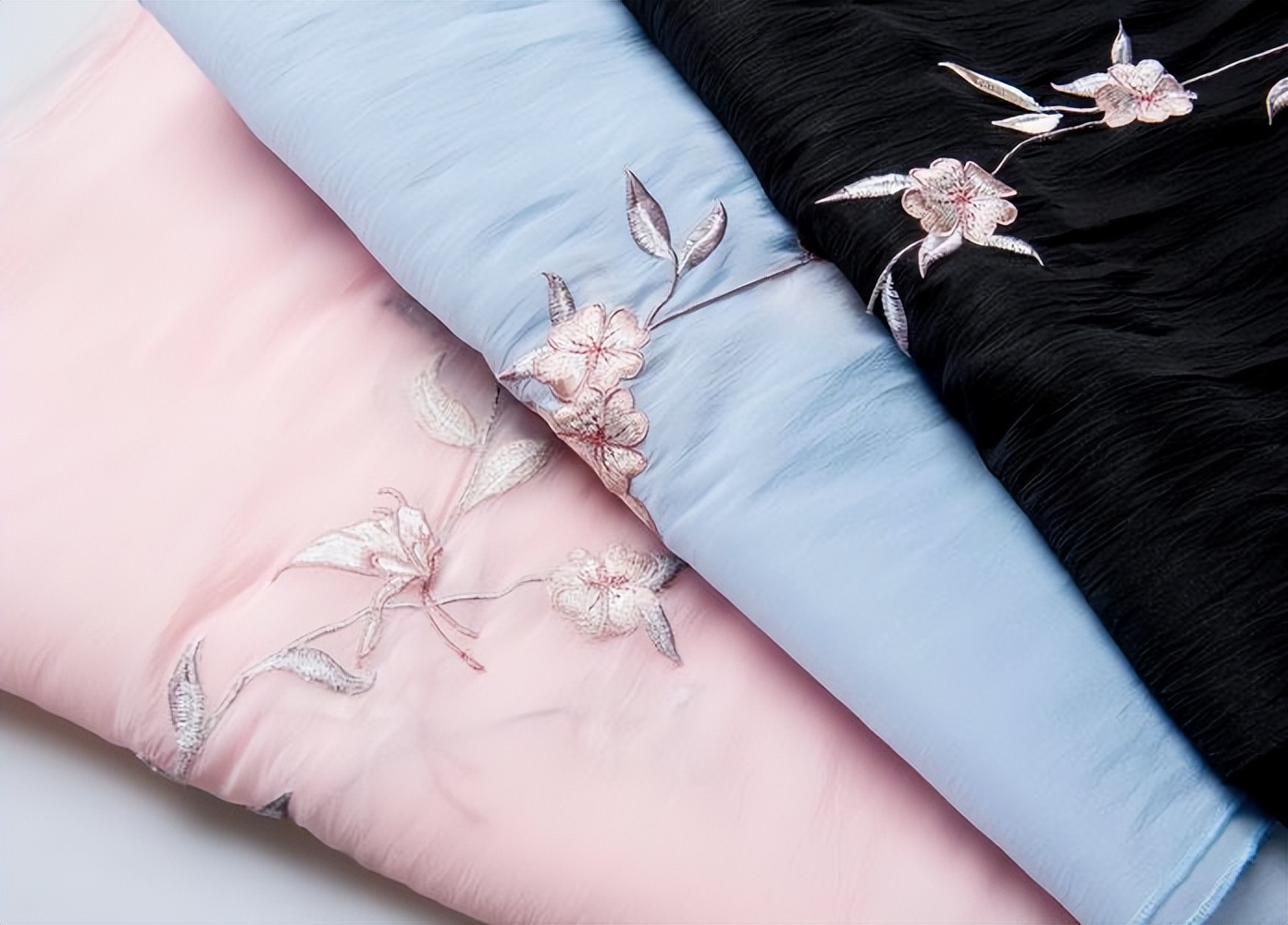 古代的披帛,汉代披帛