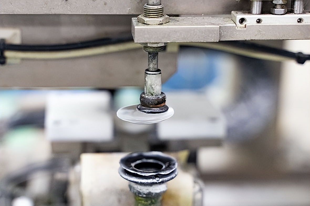 走进适马工厂，看看相机镜头是如何制造的？