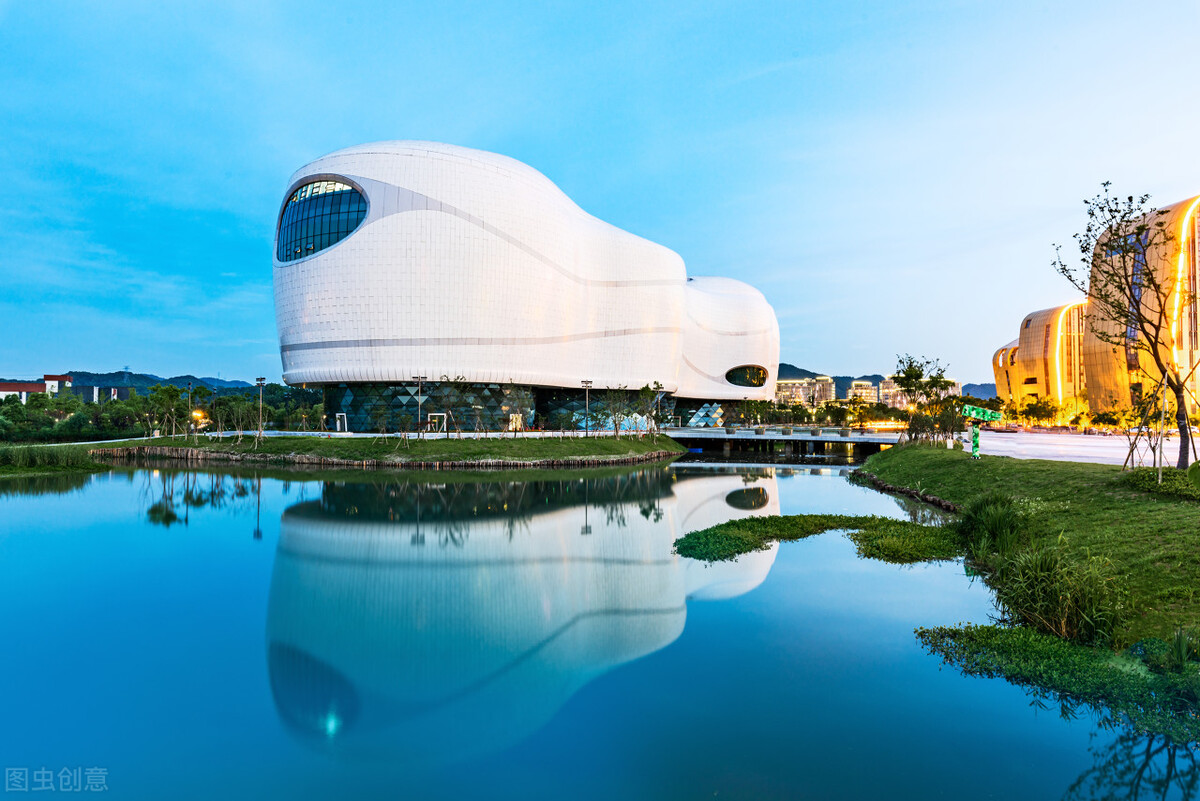 郭进拴｜大美的湖畔明珠