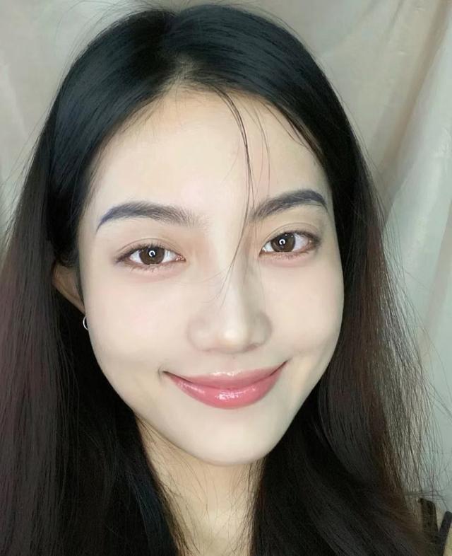 兰蔻持妆粉底液适合干皮还是油皮,干皮怎么擦粉底液持久不卡粉